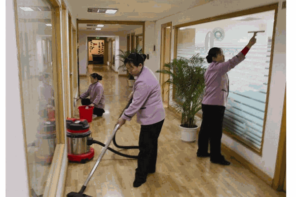 萬家家政 專業服務，讓家更溫暖